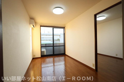 【居間・リビング】 | セフィラ北斉院 Ｂ棟