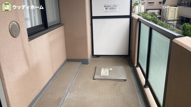 ベルドゥムール新越谷温泉　中古マンションのバルコニー
