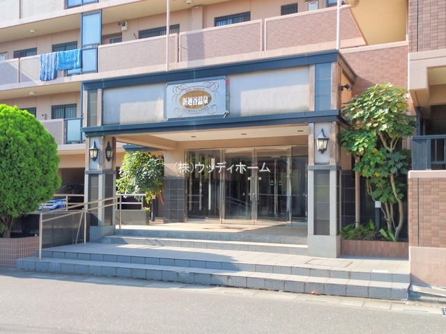 ベルドゥムール新越谷温泉　中古マンションのエントランス