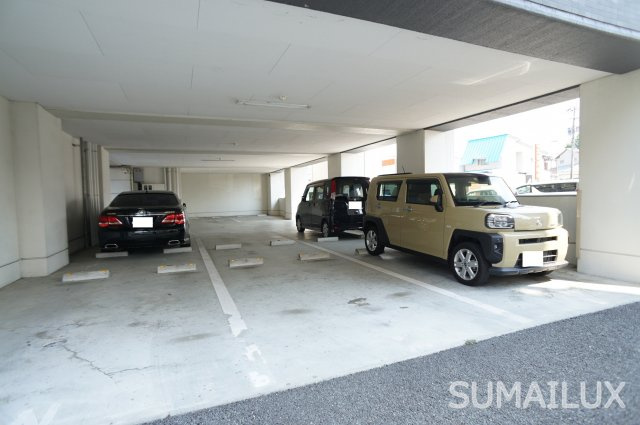 熊本市中央区迎町１丁目の賃貸マンションの駐車場