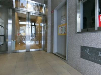 【エントランス】 | KHKコート板宿