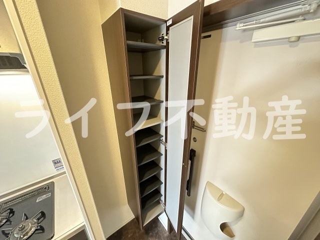 ウィステリアの収納|小物を収納するのに便利です