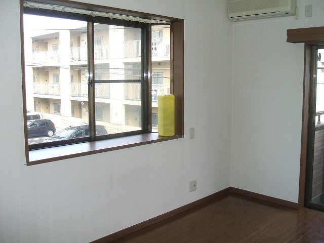 ランパーツ芝久保の洋室