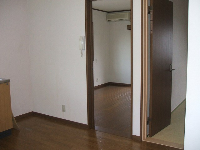 ランパーツ芝久保の内装