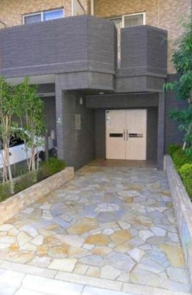 ステージファーストお茶の水女子大前のエントランス