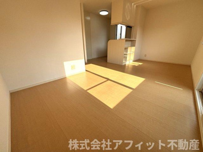 【居間・リビング】 | サンモール川口 C棟 | LDK10.3帖