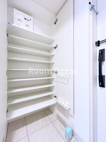 レジディア東桜の玄関