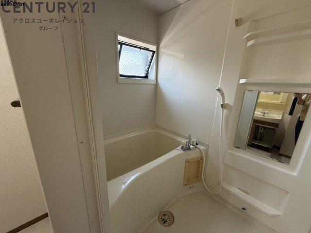 窓付きで換気もしやすい浴室です！