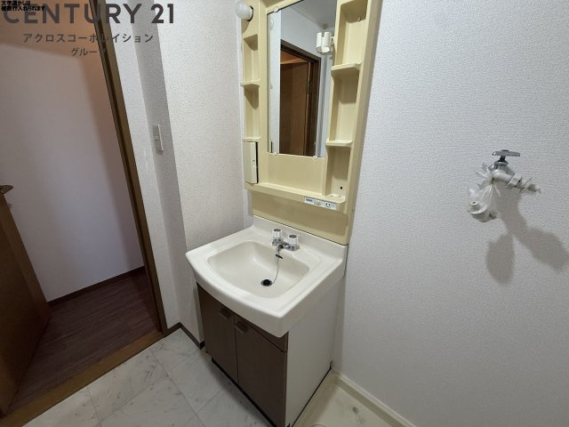 コンパクトで使いやすい洗面化粧台です！
