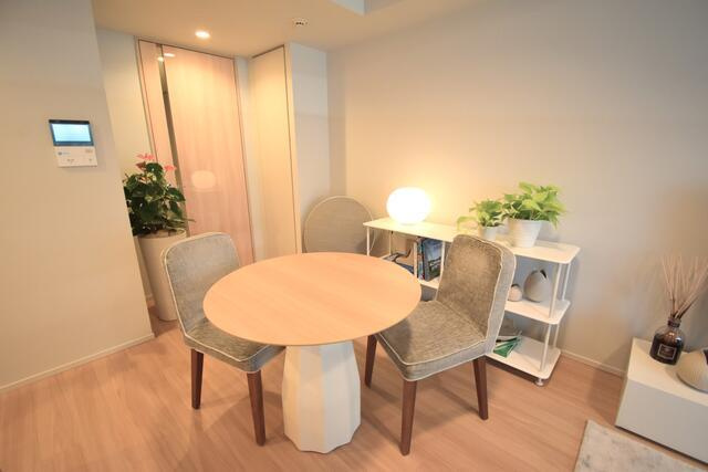 港区三田１丁目の賃貸マンションのロビー|※家具・家電はイメージです。 