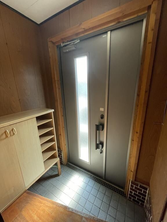 御幸笛田3丁目貸家の玄関