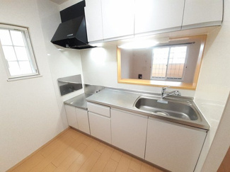 【キッチン】 | サニーヴィレッジⅠ | お料理しやすいキッチンです