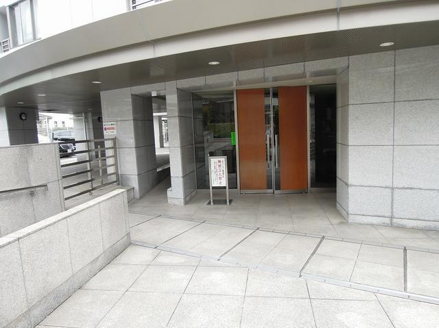 港区高輪３丁目の賃貸マンションのエントランス|エントランス正面です 