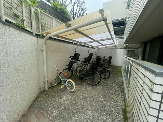 港区西麻布４丁目の賃貸マンションのその他共用部分|駐輪場 