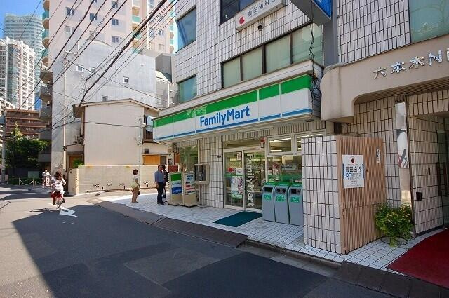 港区六本木３丁目の賃貸マンションの周辺|ファミリーマート　六…まで50m 