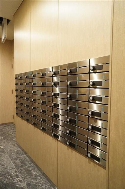港区六本木３丁目の賃貸マンションのその他共用部分|郵便受け 