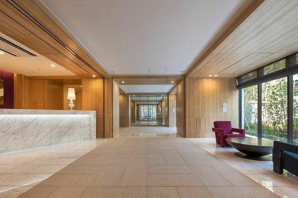 港区南麻布２丁目の賃貸マンションのロビー|コンシェルジュカウンター 