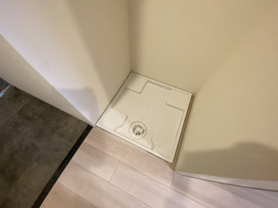 【設備】 | ファステート難波ラグジュ | 洗濯機置き場です