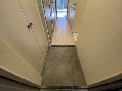 【玄関】 | ファステート難波ラグジュ | ゆったりとした玄関です