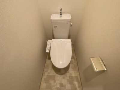 【トイレ】 | ファステート難波ラグジュ | 落ち着いたトイレです