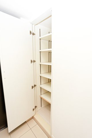 アルファシオ リエンソ　7階の収納|別号室のものです。現状優先になります。