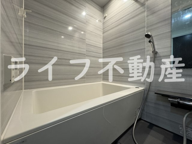 プレミアム菱屋西の浴室|落ち着いた空間のお風呂です