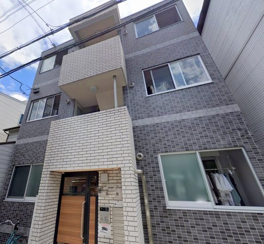 ジュネストロワ新大阪の外観