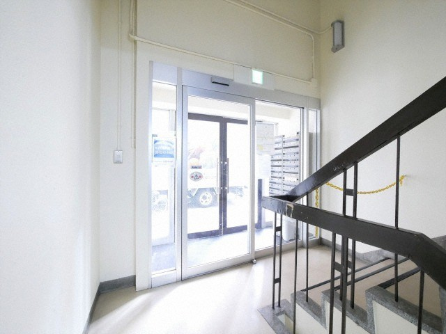 大阪市西区南堀江１丁目の賃貸マンションのロビー