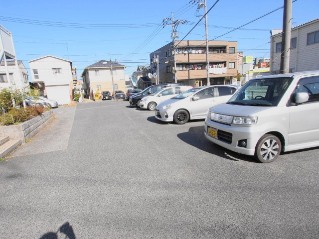 第一クレセールBの駐車場