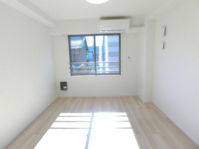 メゾン　ド　フランⅡ　Ｂの居間・リビング