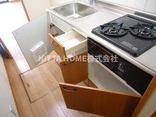 マーヴェラス（Ｍａｒｖｅｌｏｕｓ）のキッチン|キッチン下の収納です(^^♪