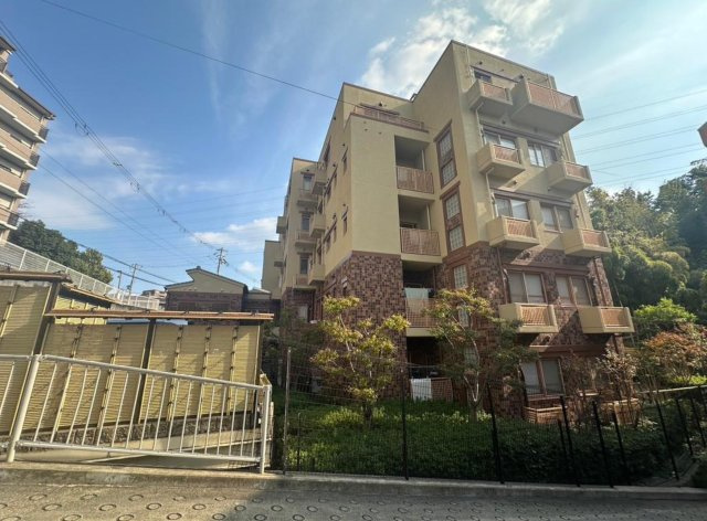 【大阪府】吹田市千里山　1棟老人ホームの外観