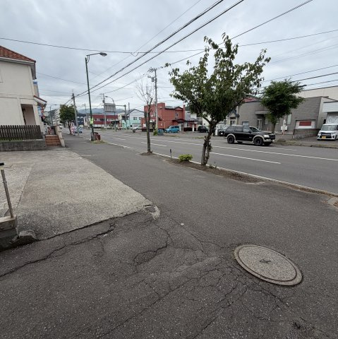 学）フラワーハイツの駐車場