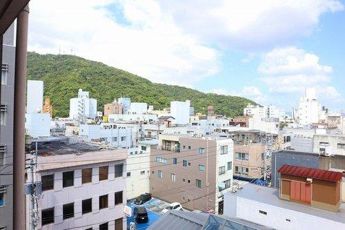 アンヴィル東船場の展望|玄関前からの眺望（眉山）