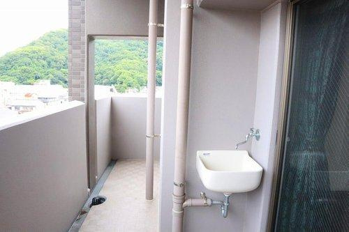 アルファステイツ佐古一番町のバルコニー|バルコニーには、便利なスロップシンク
