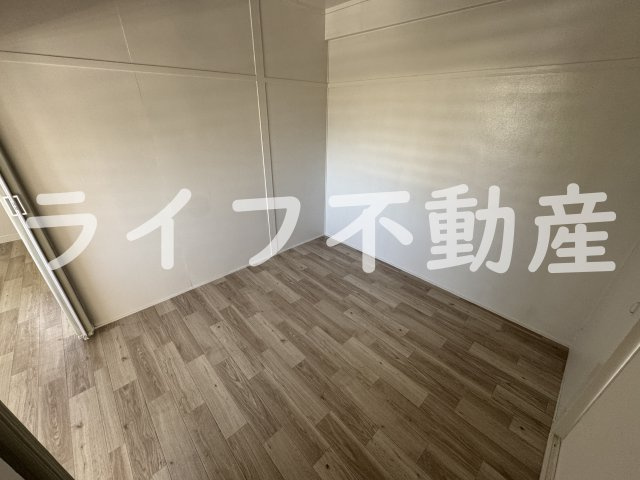 グローリィハイツ八戸ノ里の内装|明るい色調の室内です