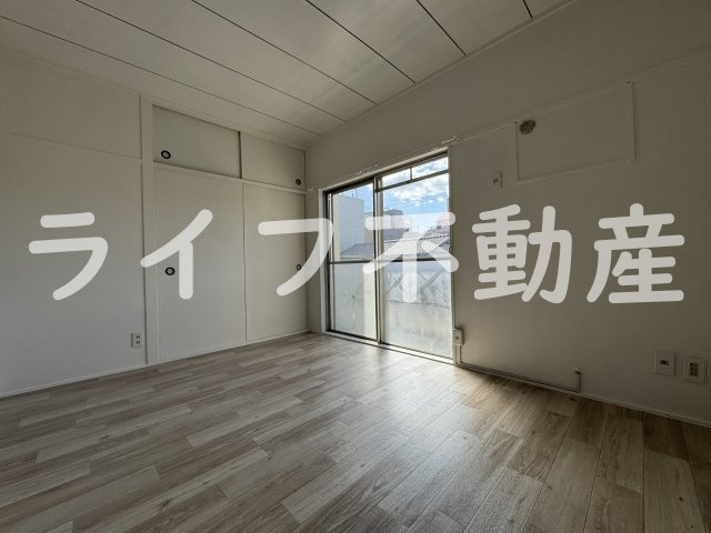 グローリィハイツ八戸ノ里の洋室|広々とした洋室です