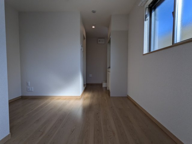 ドマーニ鶴見の居間・リビング|こちらの居間で趣味の時間をお楽しみください