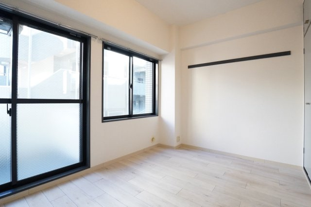 ベルメゾン二子の洋室|きれいな洋室です