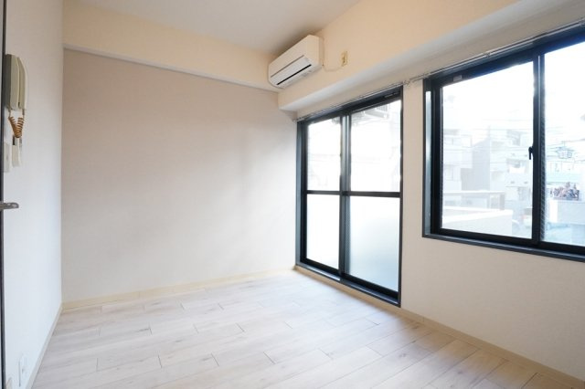 ベルメゾン二子の洋室|広々とした洋室です