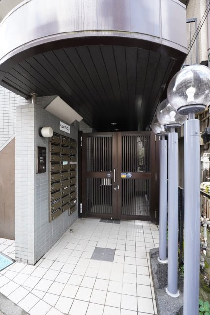 ベルメゾン二子のエントランス|毎日通るエントランスはこのようになっています