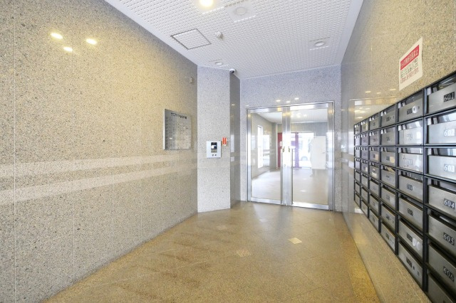 サウスサイドなにわ筋のエントランス