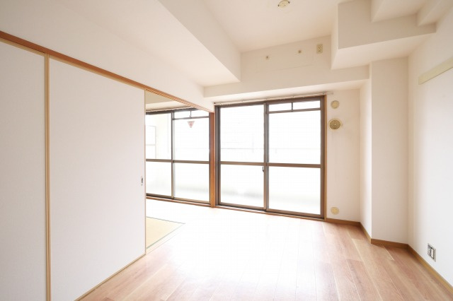 サウスサイドなにわ筋の居間・リビング