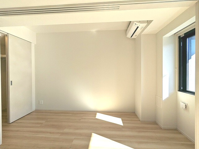 LEFOND PROGRES秋葉原マークスのバルコニー|洋室、南向き日当り良好、エアコン・ウォークインクローゼット