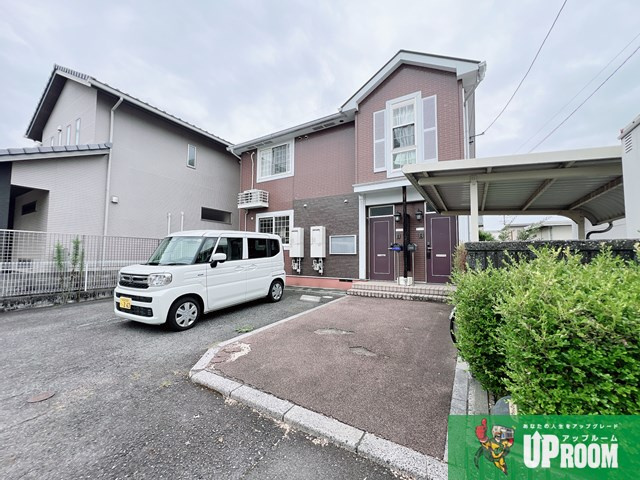 ロジュマンシェルⅡの駐車場