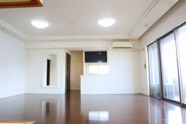 サーパス南前川の居間・リビング