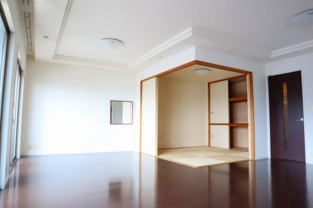 サーパス南前川の居間・リビング