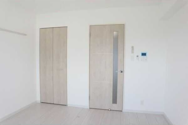 メイプル岩塚本通の居間・リビング