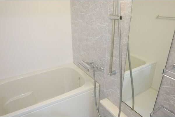 メイプル岩塚本通の浴室