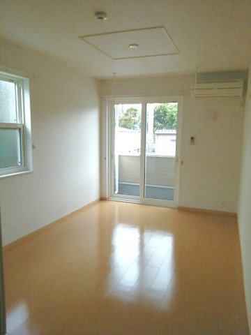 ラシーヌ　ＩＴＯ　Ｂの居間・リビング|明るい室内です☆